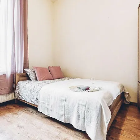 Zolty Narutowicza 11 Apartment